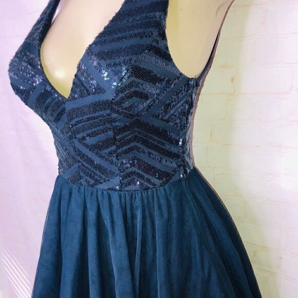 Tricia  navy blue v cut sequin dress - Picture 5 of 8
